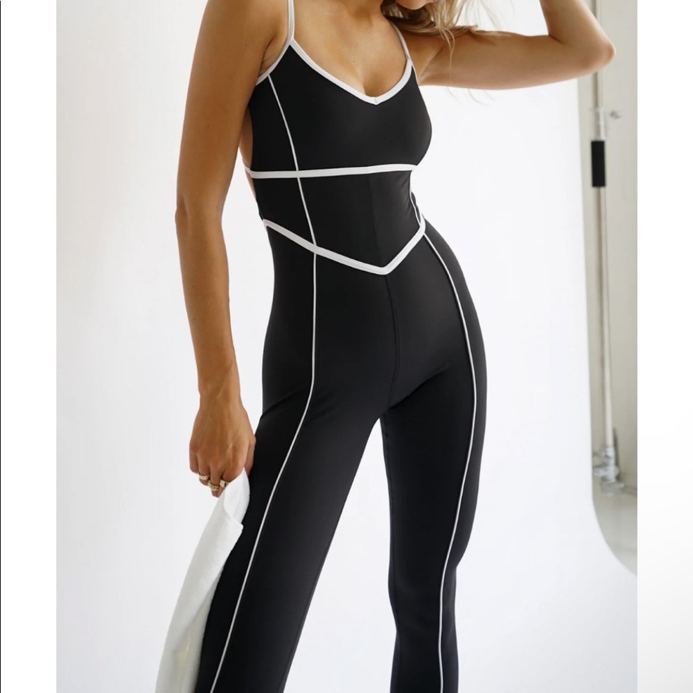 YLLW THE LABEL Breath long bodysuit- black